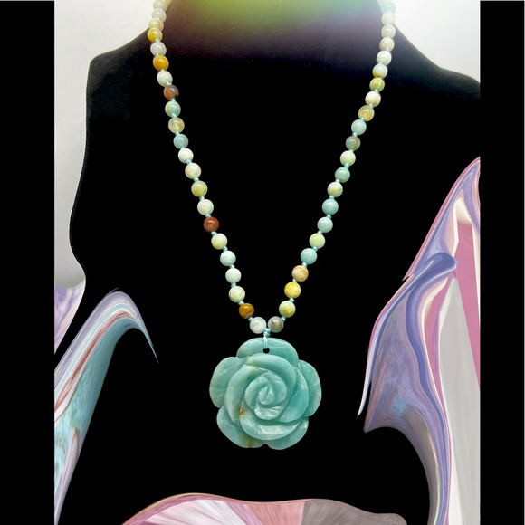 Unmarked Beauty Jewelry - Colorful Amazonite Beaded Necklace w/a Carved Floral Amazonite Pendant